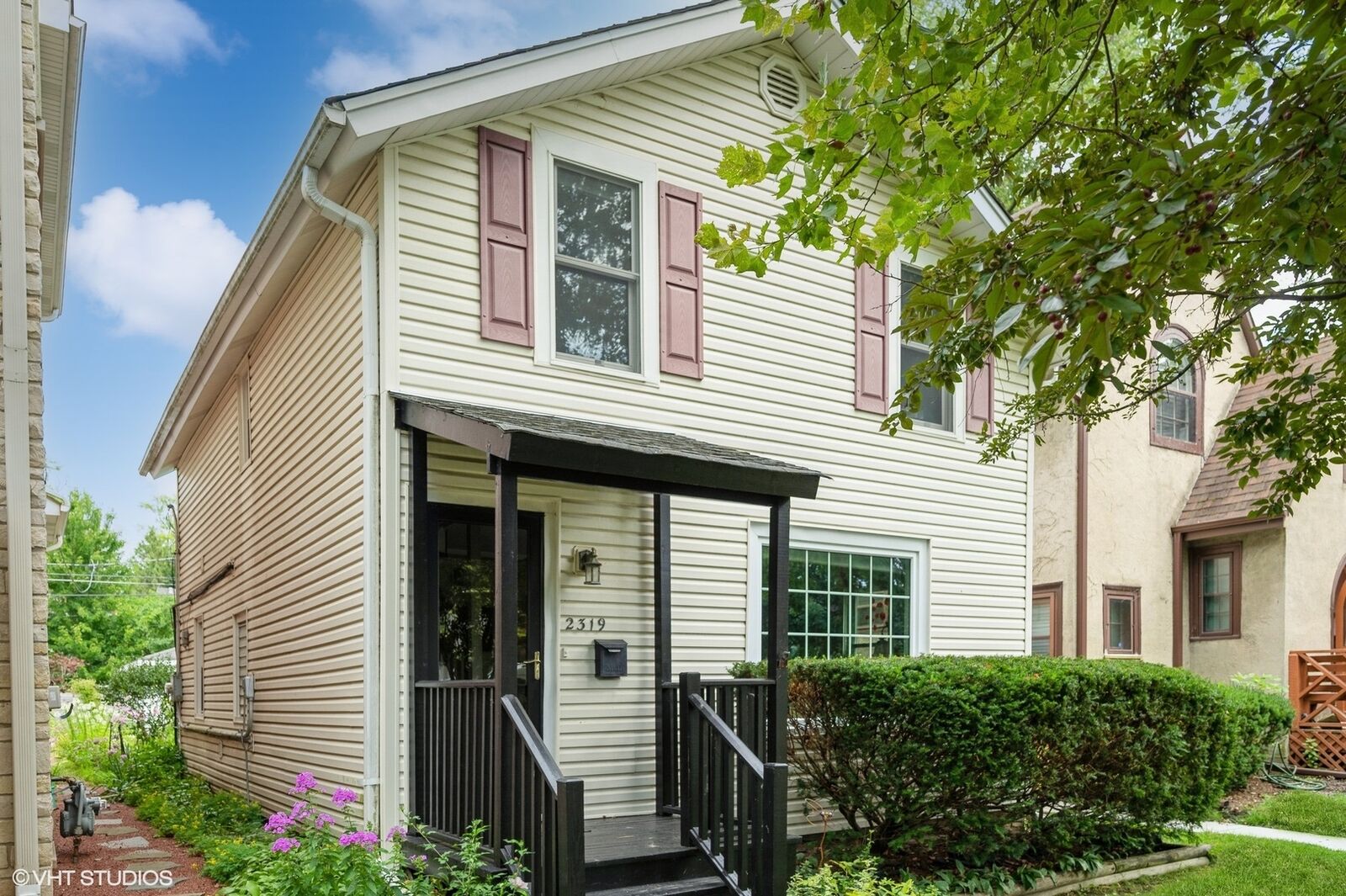 Property Photo:  2319 Hastings Avenue  IL 60201 