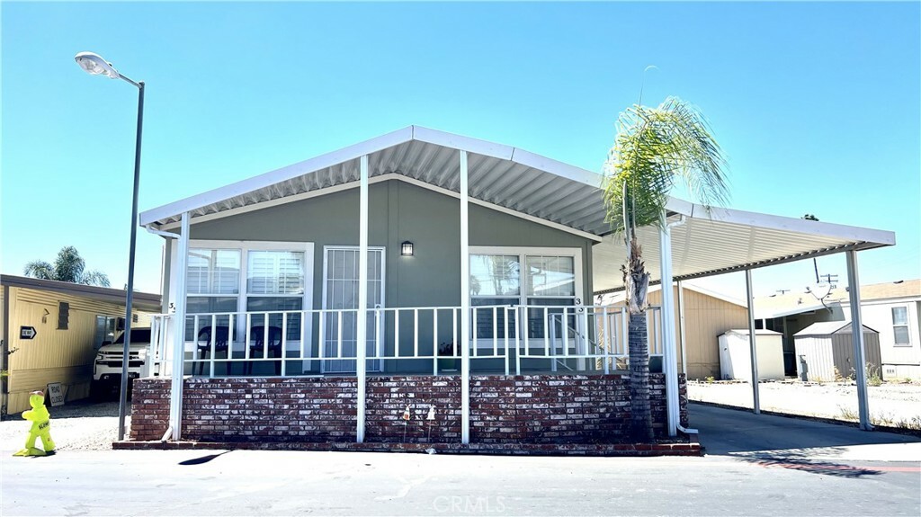 Property Photo:  1445 W Florida Avenue 33  CA 92543 