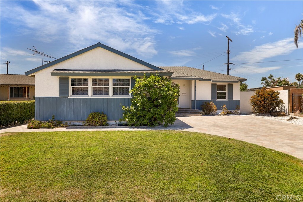 Property Photo:  9059 Vena Avenue  CA 91331 