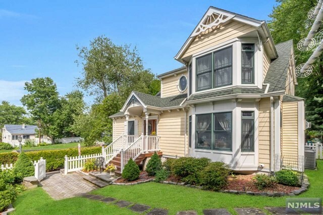 Property Photo:  487 B Mount Pleasant Avenue  NJ 07424 