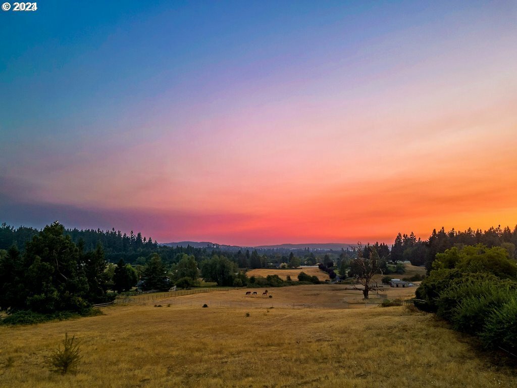 Property Photo: 22269 SW Oak Hill Ln OR 97062