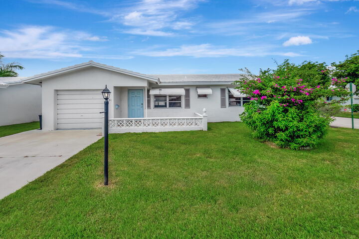Property Photo: 1101 SW 17th Street FL 33426
