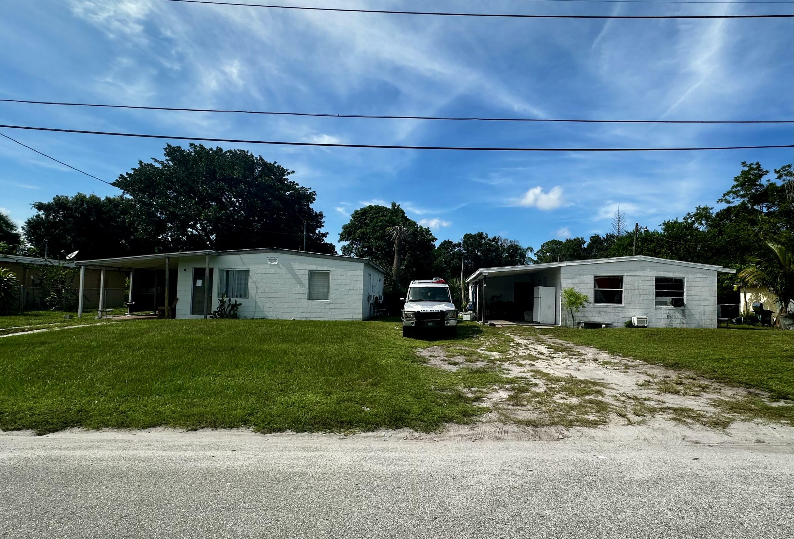 Property Photo:  2906 Carver Street  FL 34947 