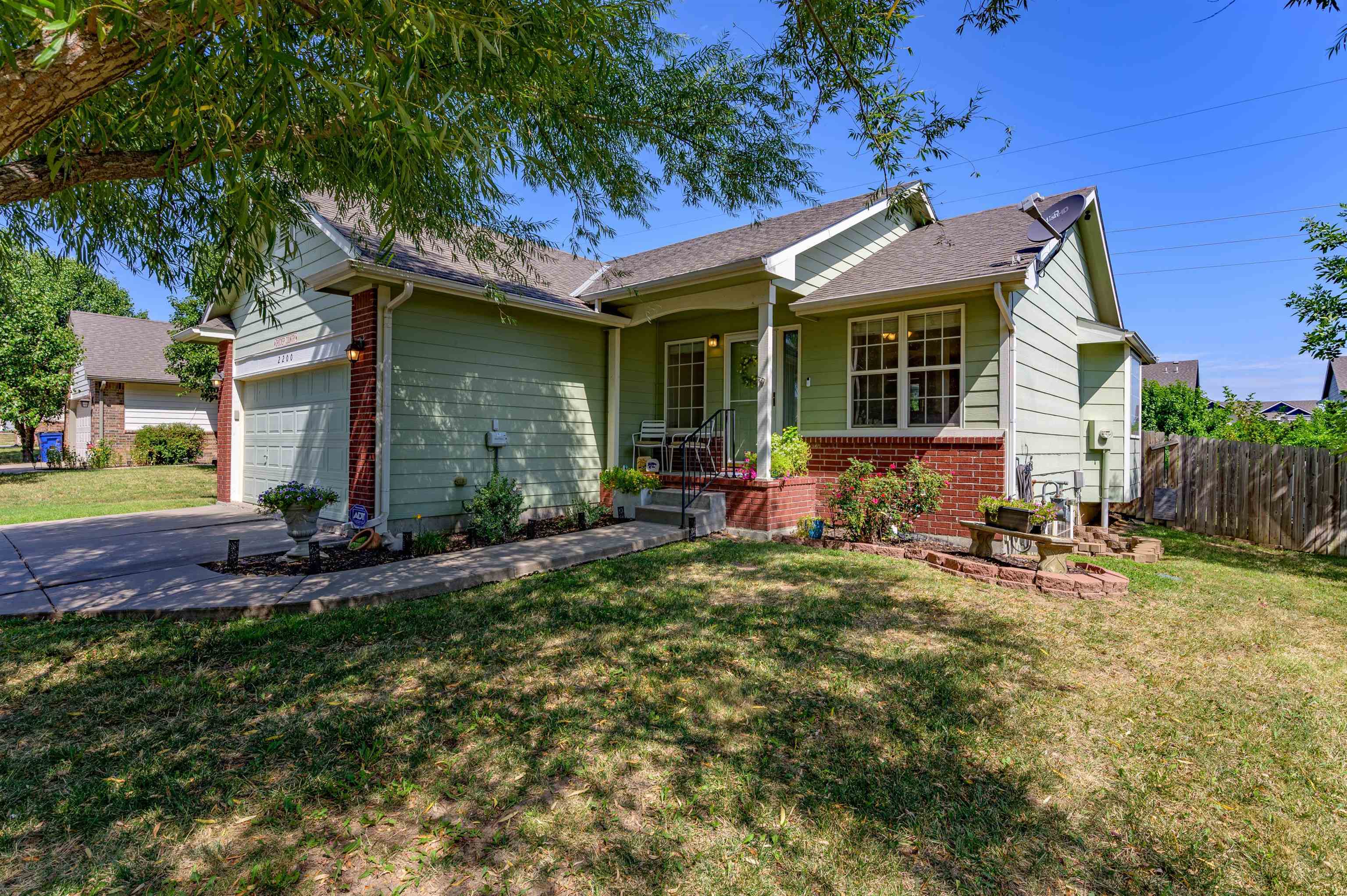 Property Photo:  2200 E Bryant St  KS 67037 