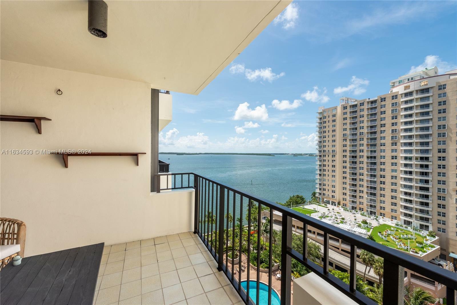 Property Photo:  520 Brickell Key Dr A1401  FL 33131 