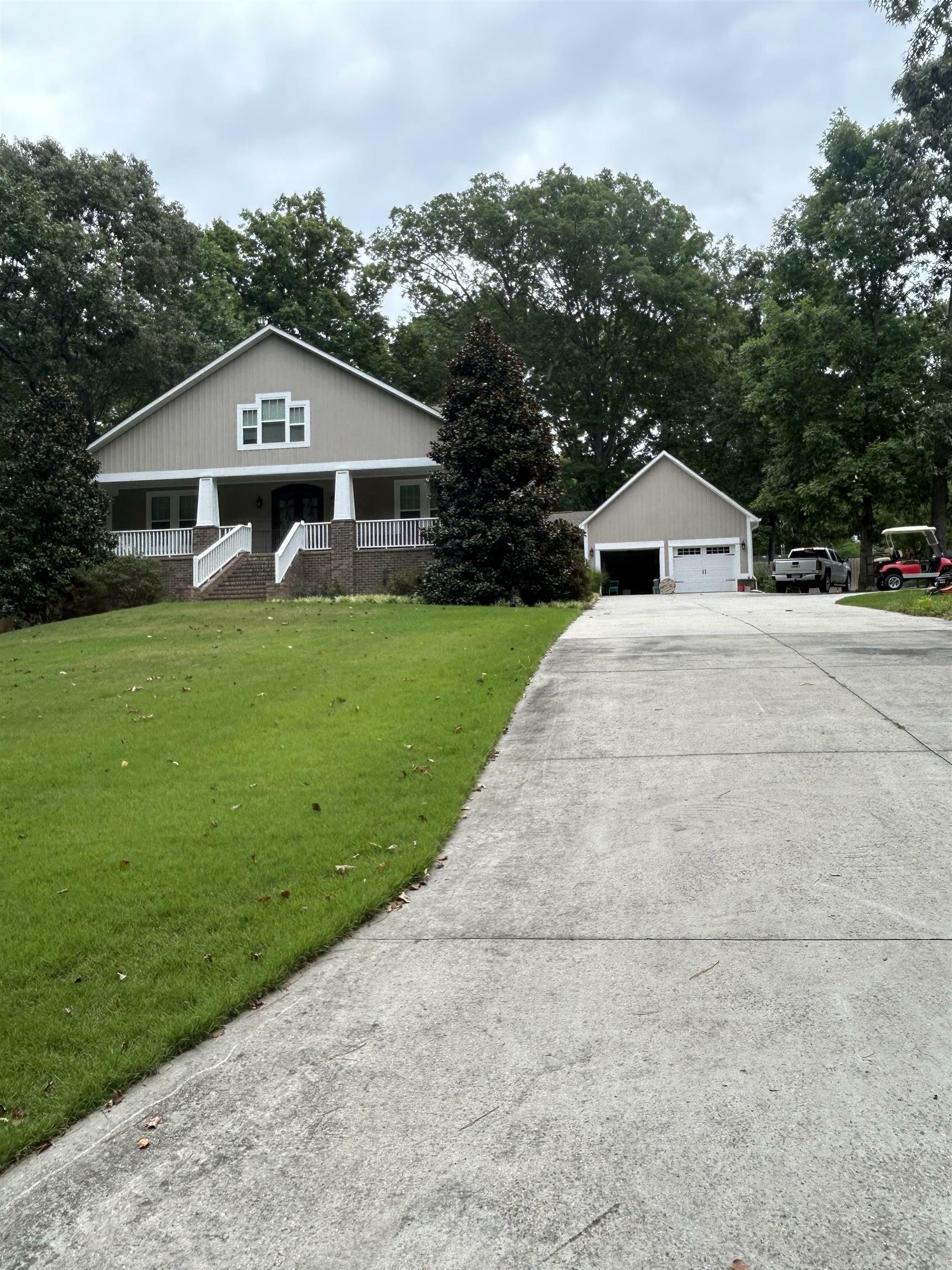 Property Photo:  1738 Greenbrier Dr  AL 35055 - CULLMAN 