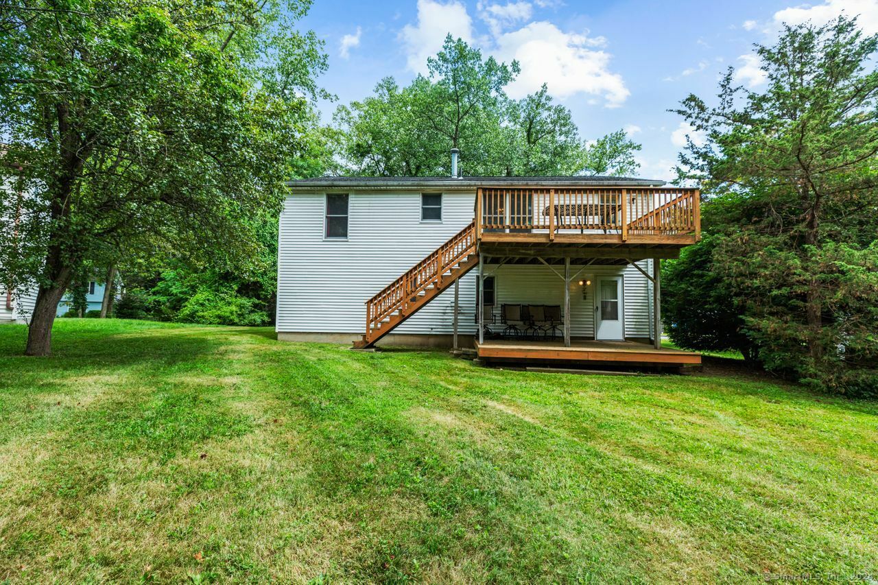 Property Photo:  25 Brooklawn Circle  CT 06515 