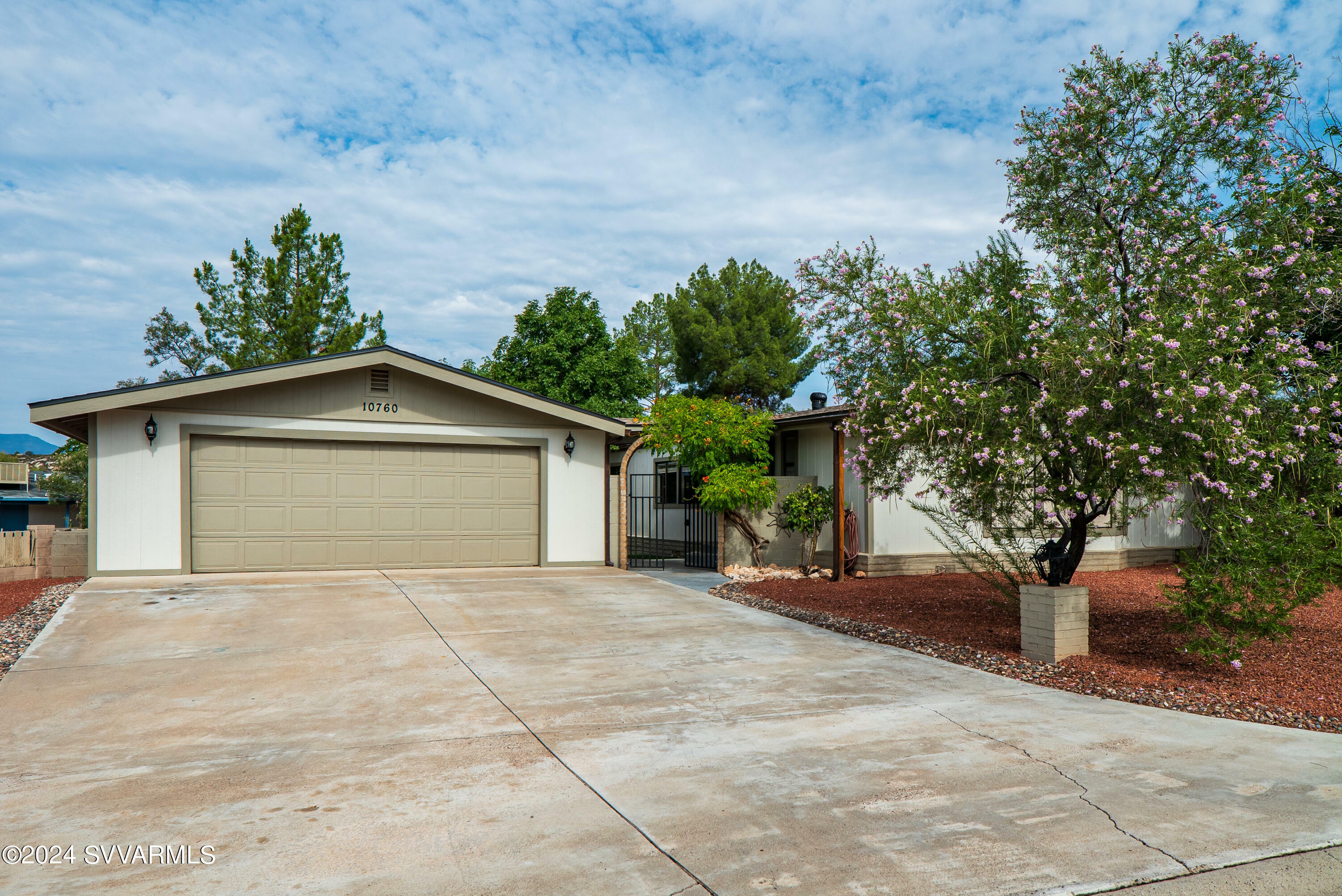 Property Photo:  10760 E Quail Run Rd  AZ 86325 