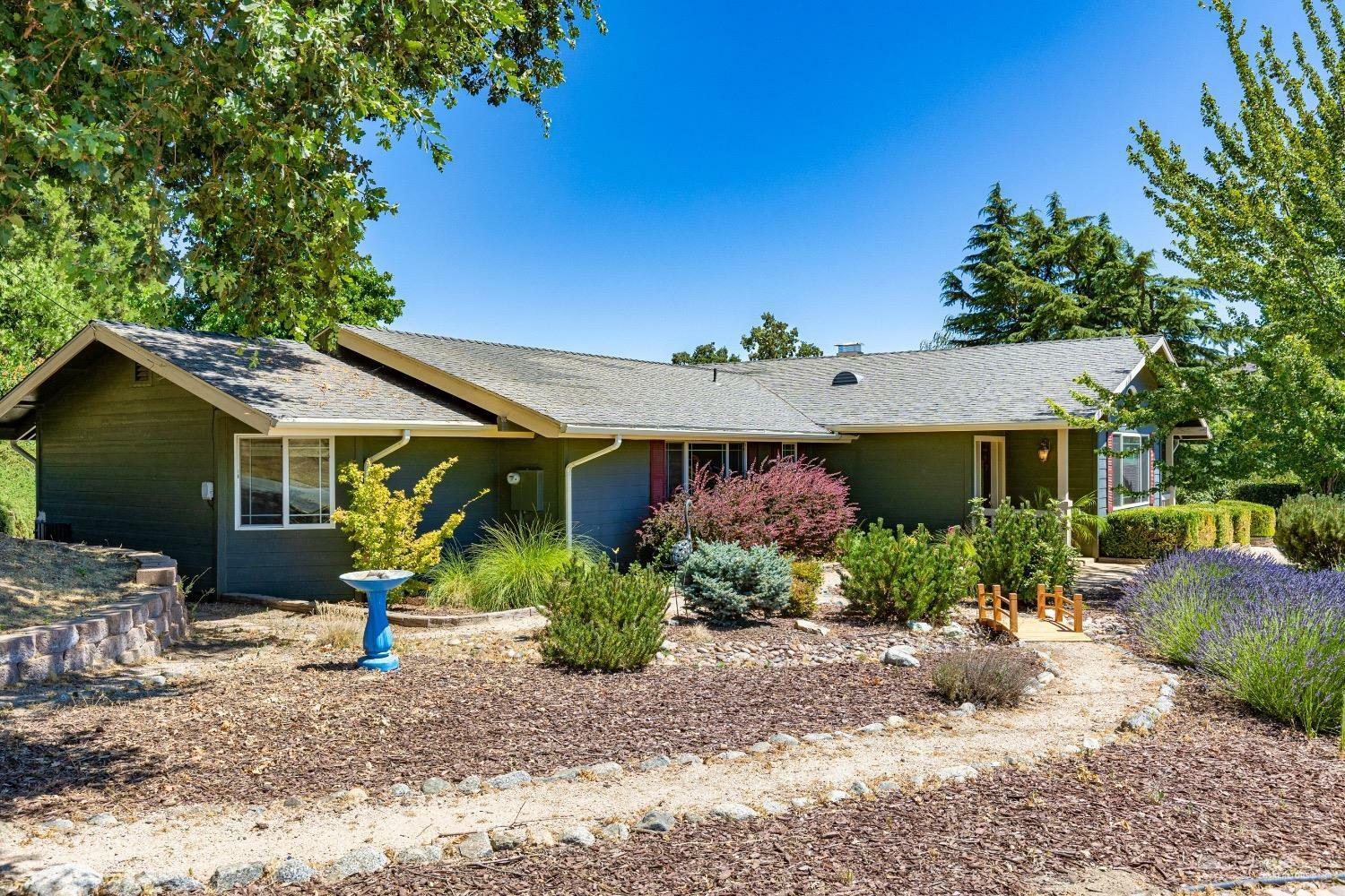 Property Photo:  23340 Angus Court  CA 93561 