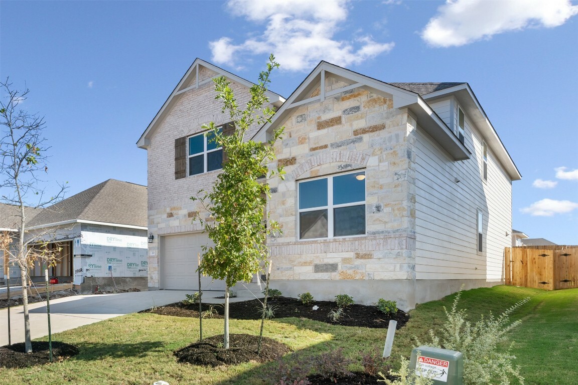 Property Photo: 170 Wrangell Way TX 78620