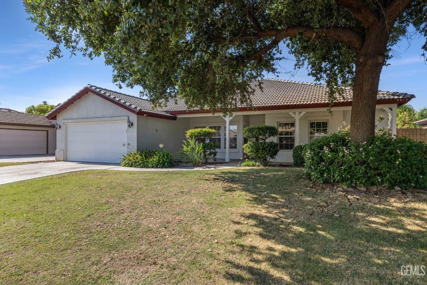 Property Photo:  9813 Valerio Court  CA 93312 