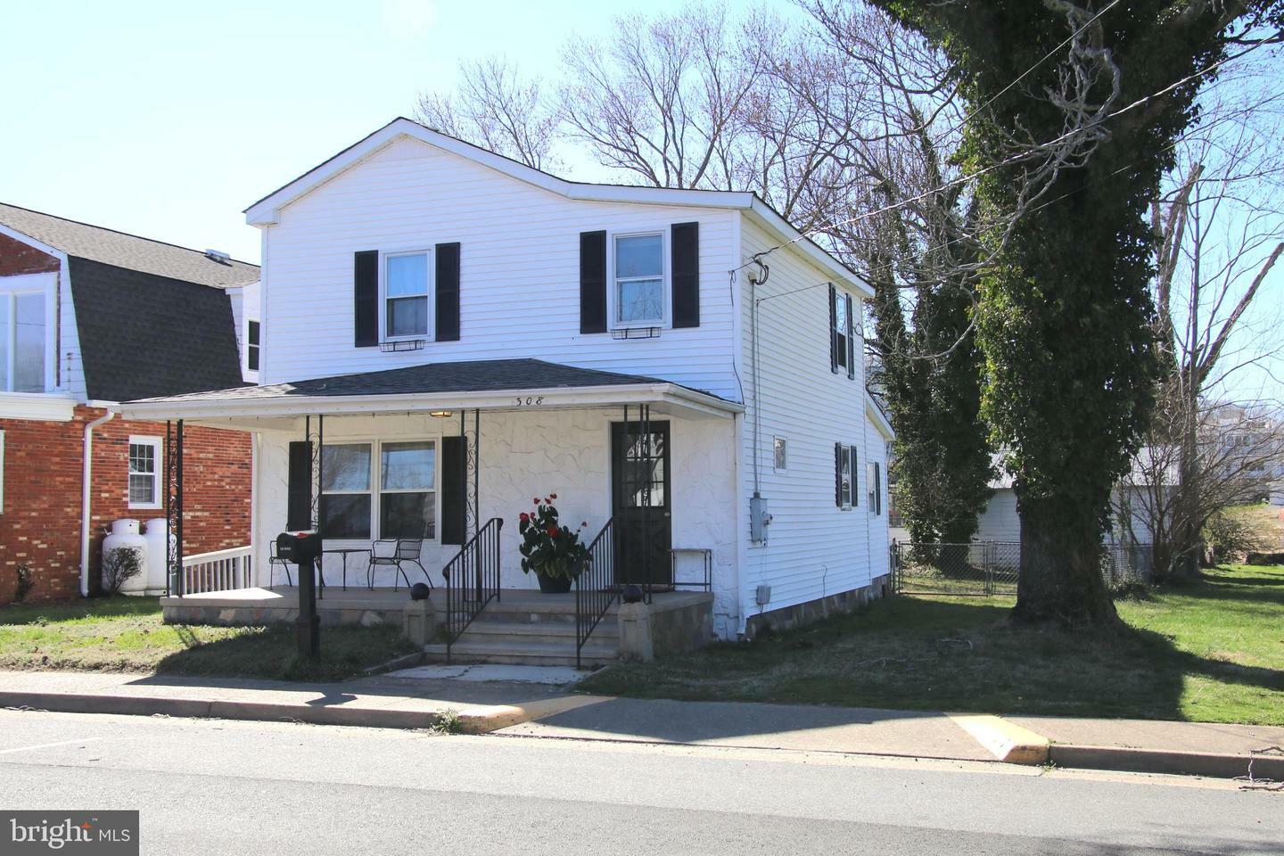 Property Photo:  308 Washington Avenue  VA 22443 