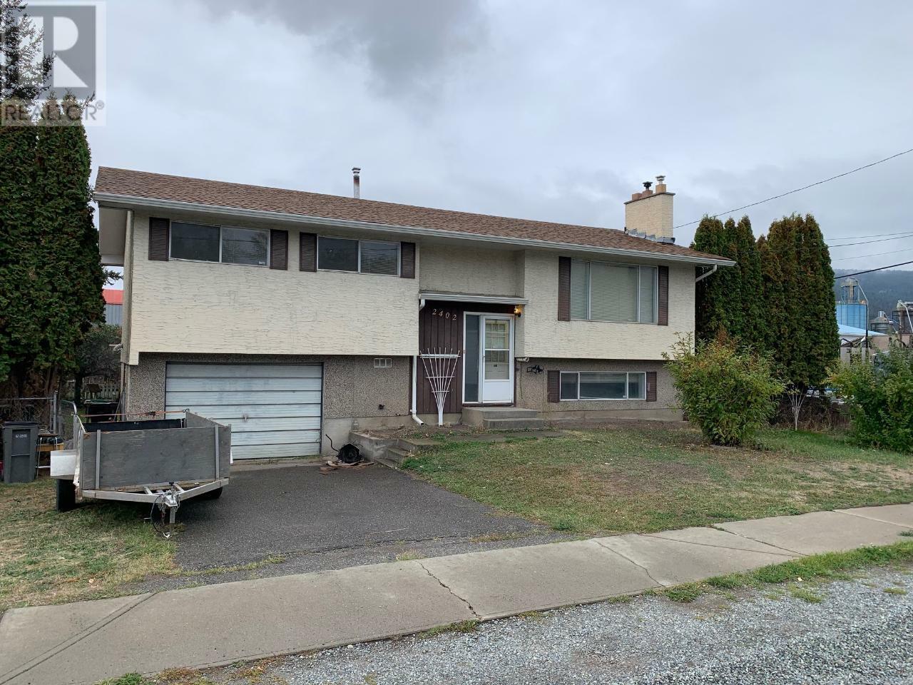 2402 Clapperton Avenue  Merritt BC V1K 1B8 photo