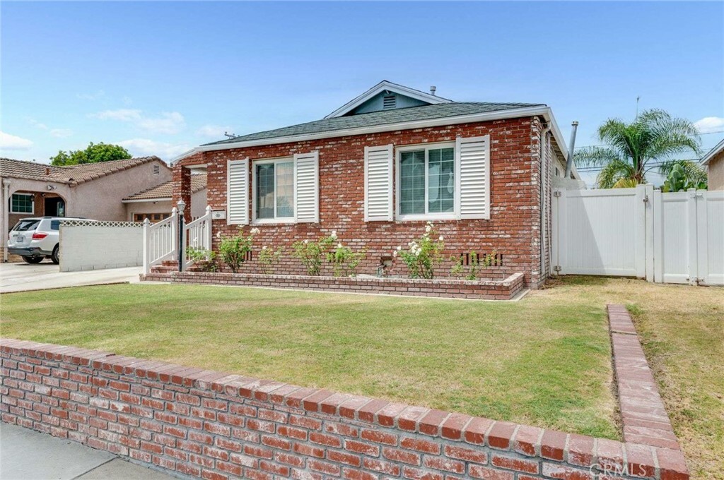 Property Photo:  5335 Premiere Avenue  CA 90712 