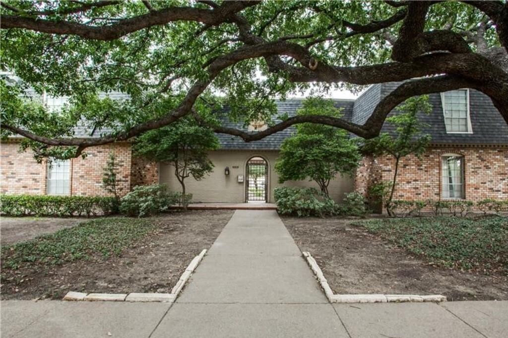 Property Photo: 5325 Fleetwood Oaks Avenue 153 TX 75235