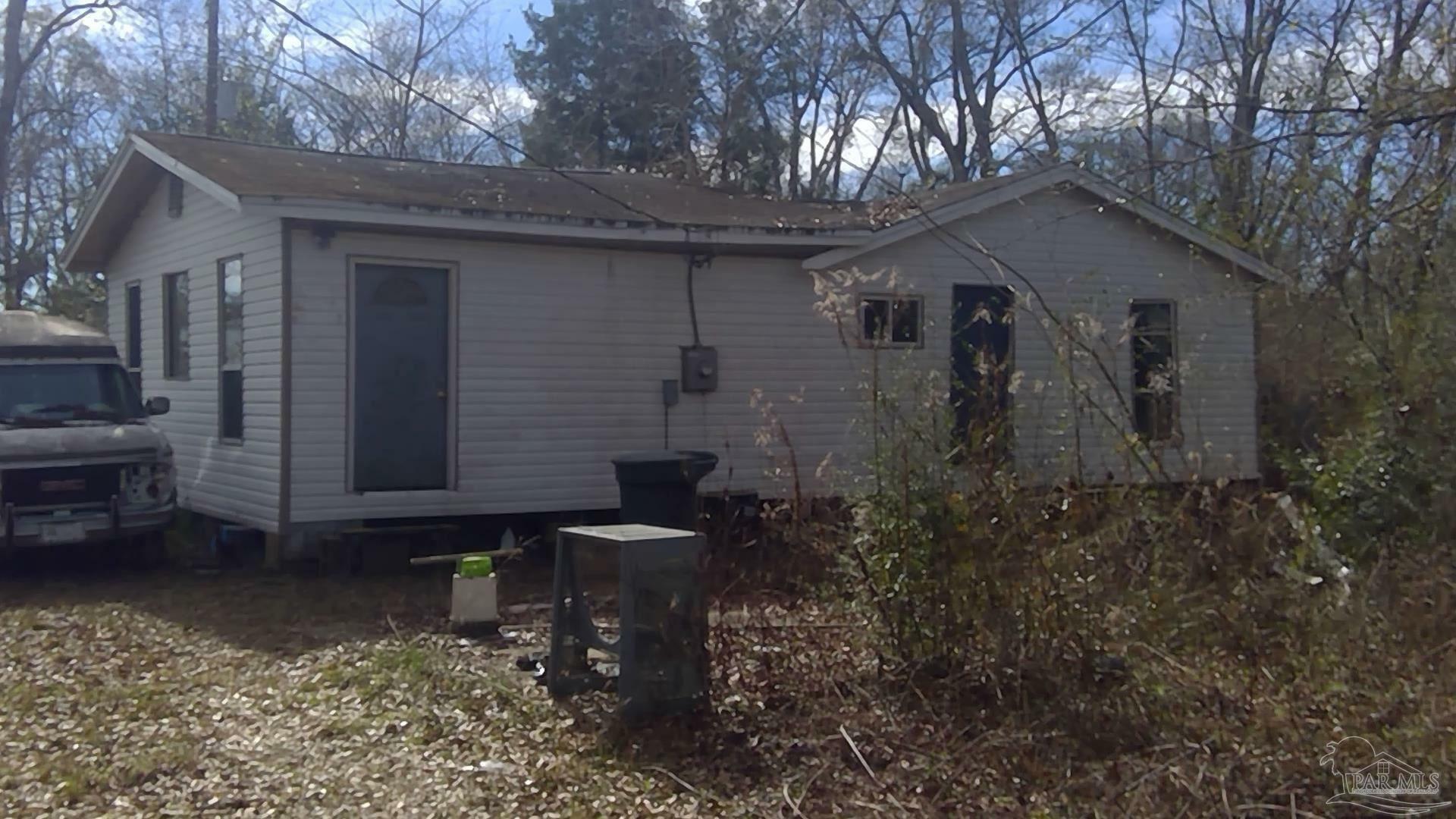 Property Photo: 6100 Schaag Rd FL 32577