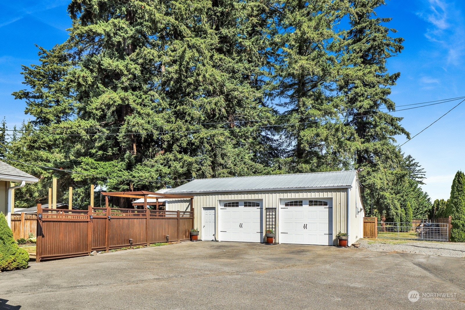 Property Photo:  6013 Northwest Drive  WA 98248 