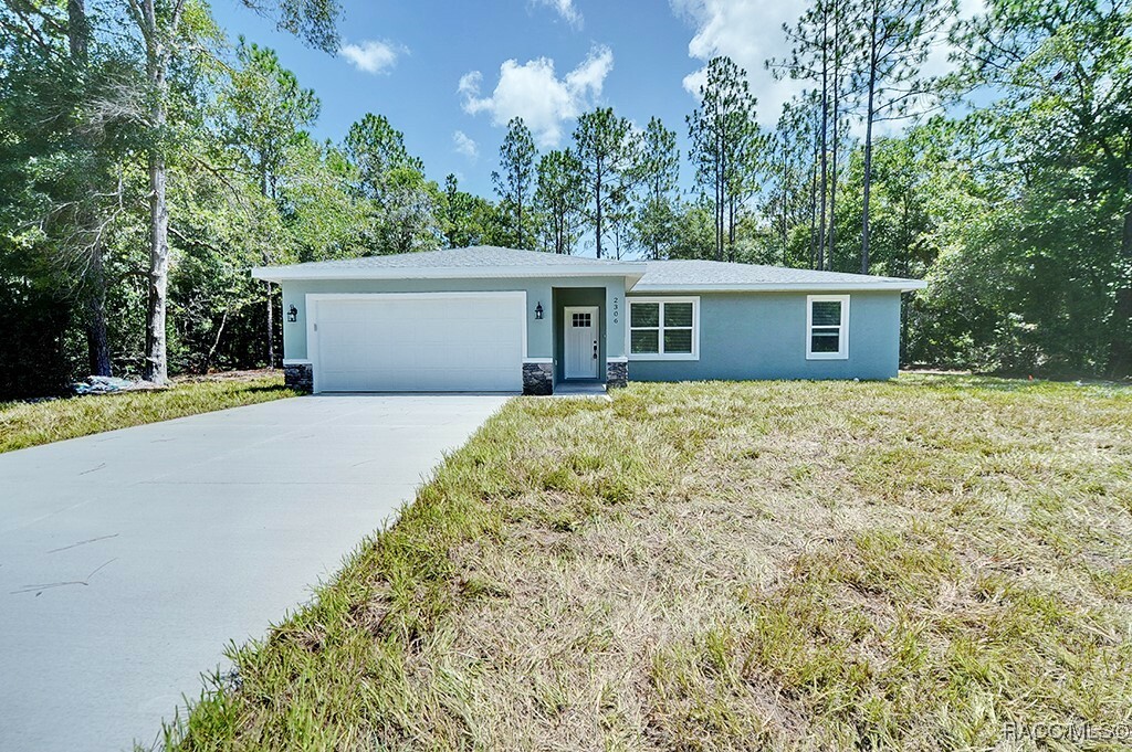 Property Photo:  2306 W Magenta Drive  FL 34434 