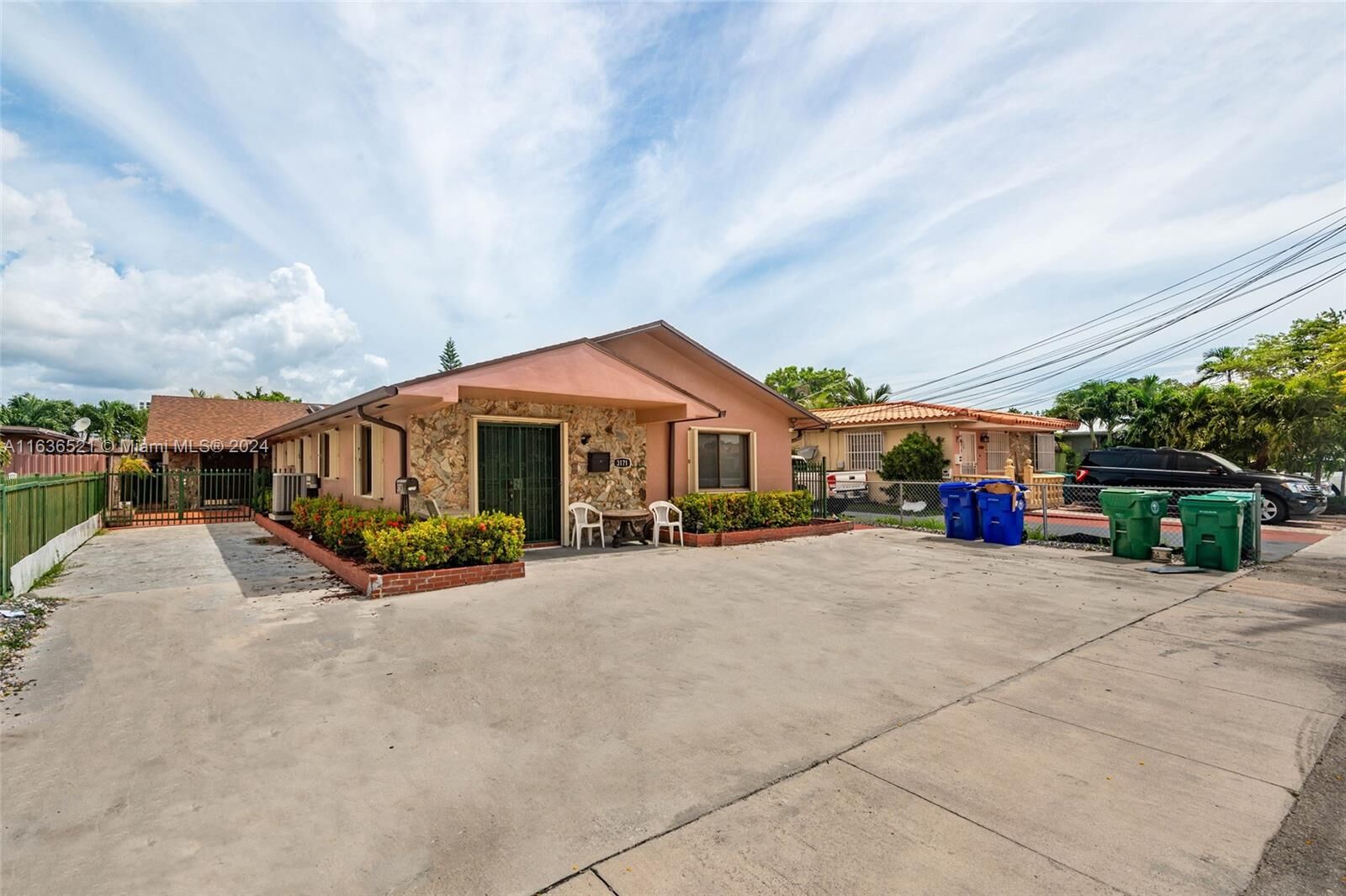 Property Photo: 3173 SW 25th Ter 3173 FL 33133