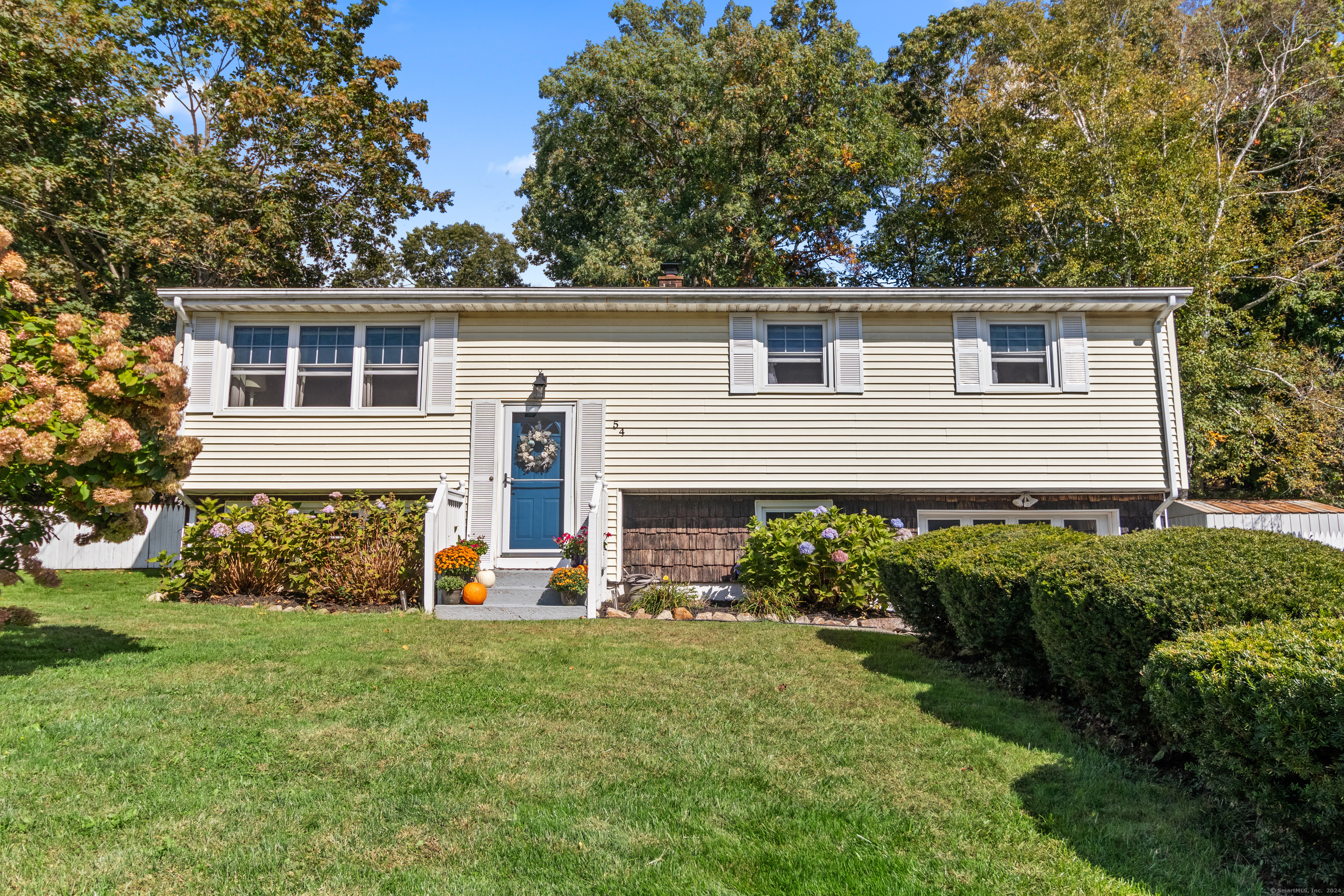 54 Glendale Road  Montville CT 06370 photo