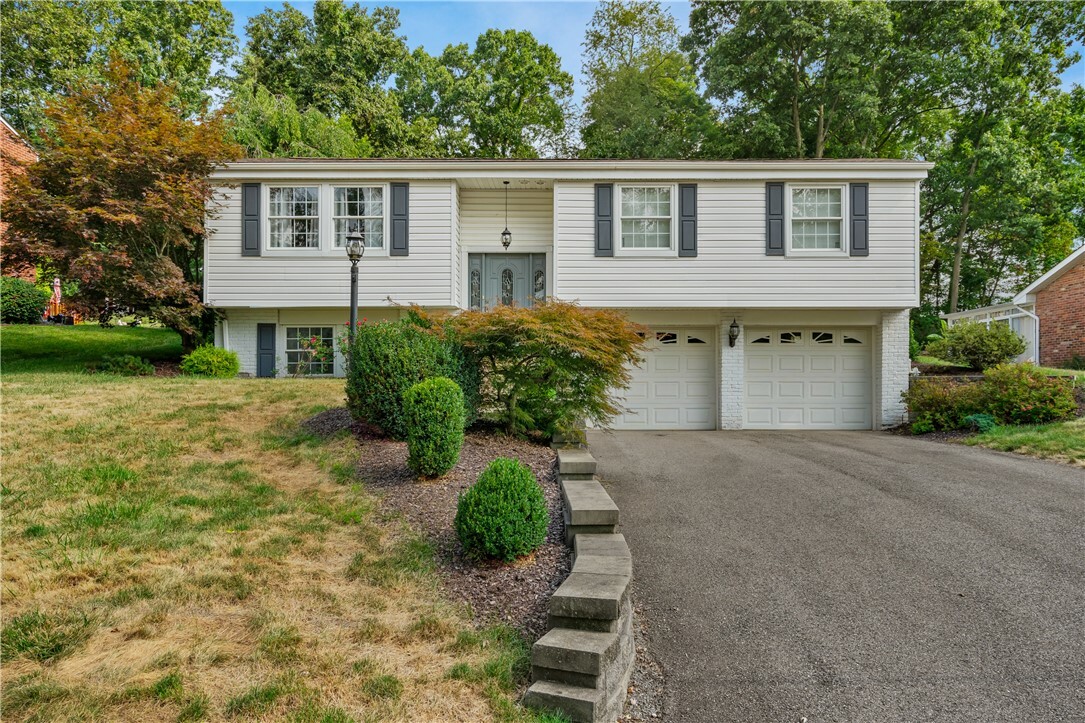 Property Photo:  106 Wessex Hills Dr  PA 15108 