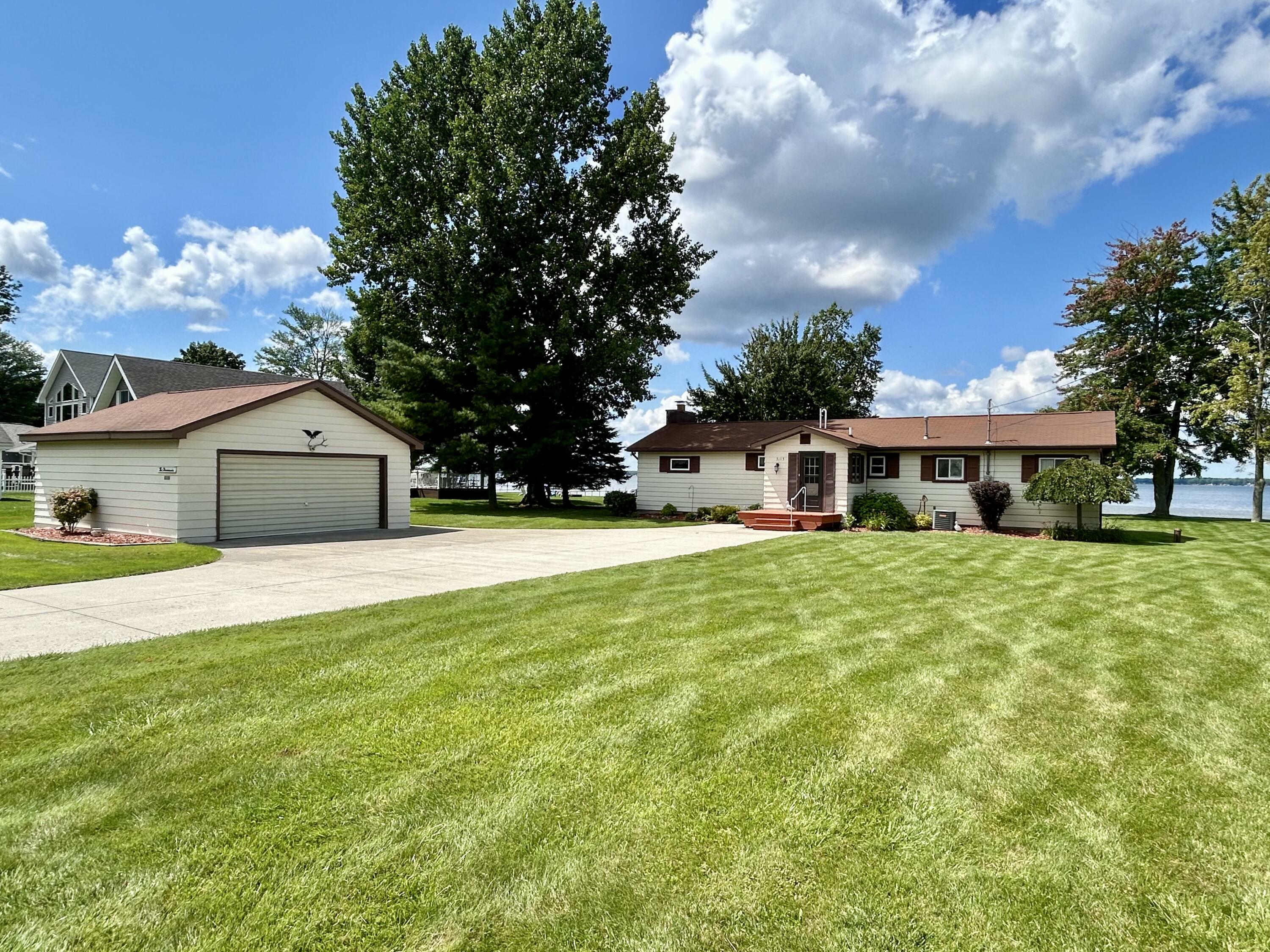 Property Photo:  3113 Long Point Drive  MI 48629 