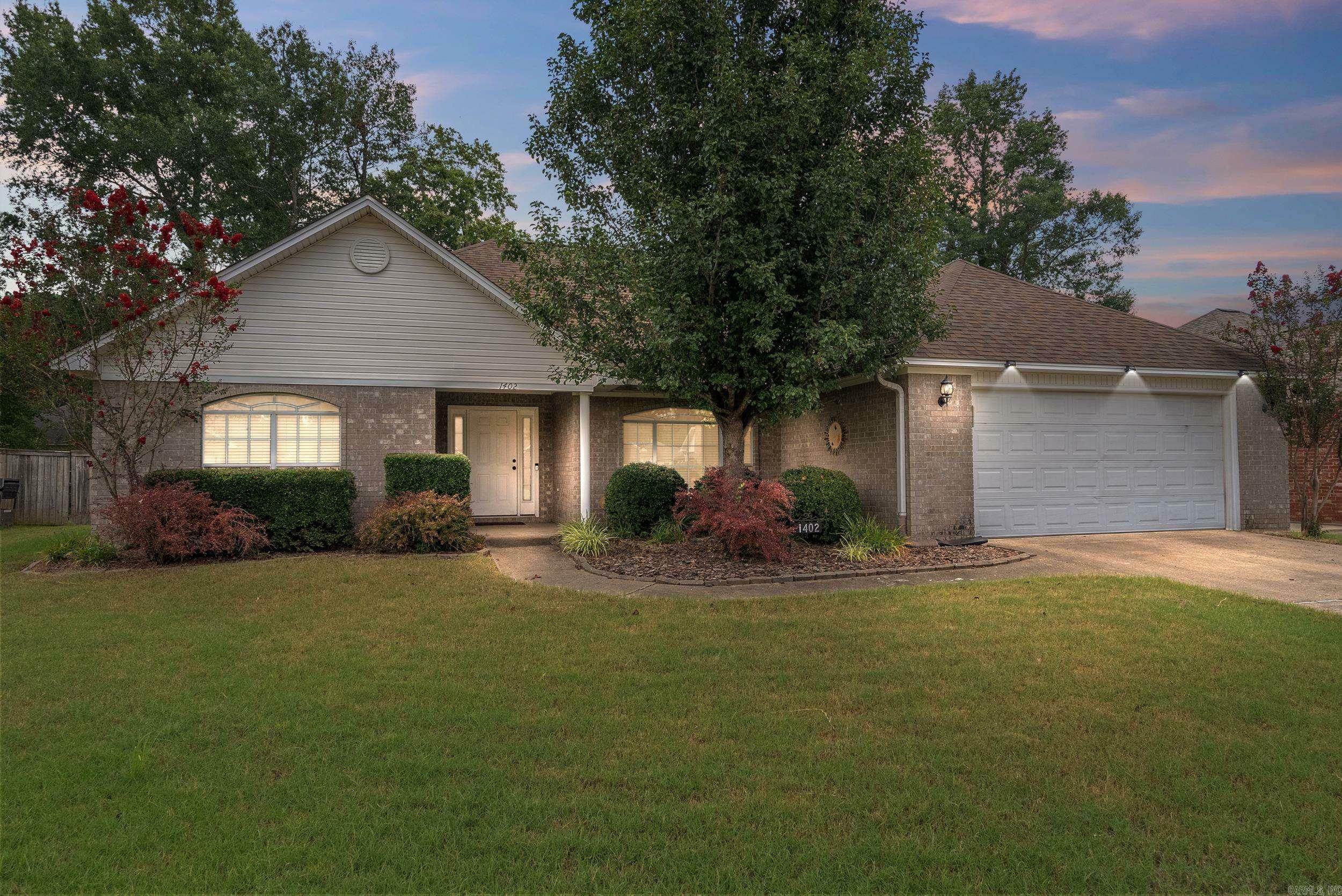 Property Photo:  1402 Pleasant Pointe Circle  AR 72022 