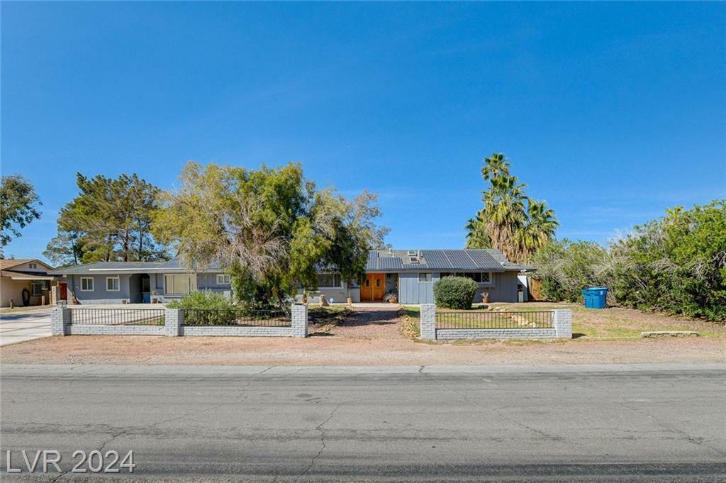 Property Photo:  2092 Surrey Lane  NV 89119 