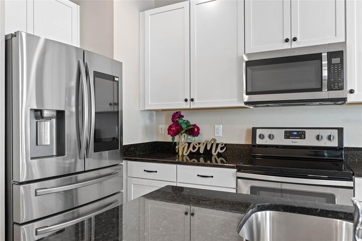Property Photo: 2443 Waxwing Way FL 32773