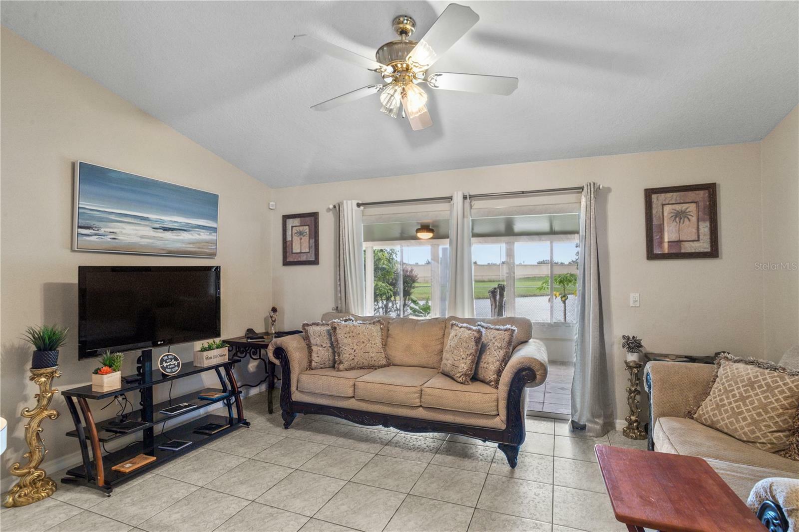 Property Photo:  39 Pine Arbor Drive  FL 32825 