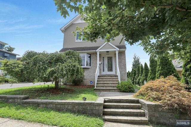 Property Photo:  252 Fern Avenue  NJ 07071 