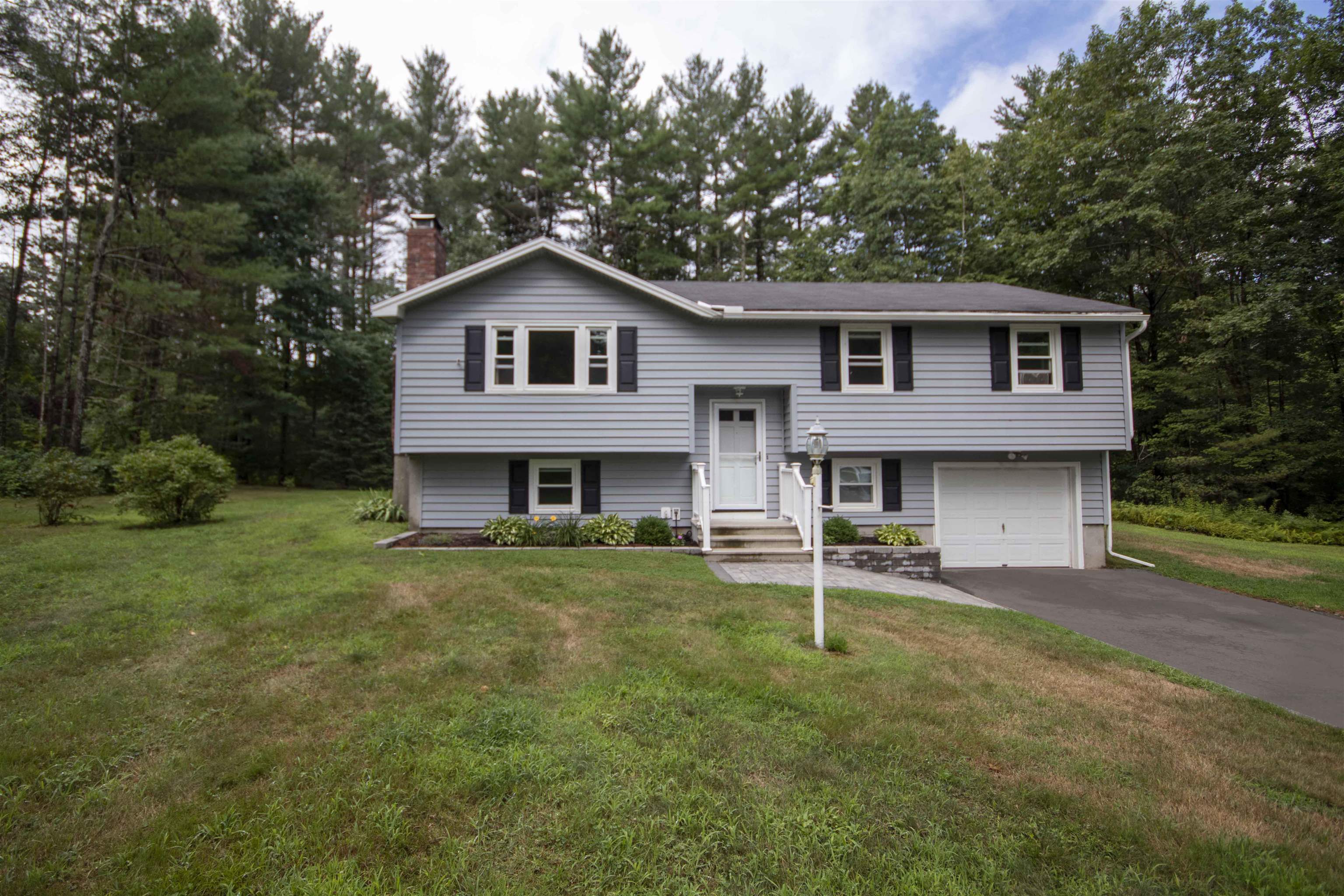 Property Photo:  3 Evergreen Circle  NH 03053 