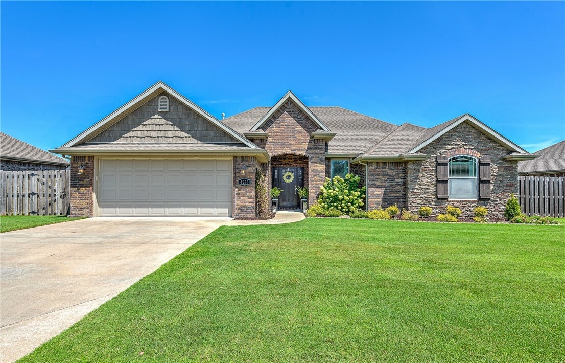 4766 Wales Drive  Fayetteville AR 72704 photo