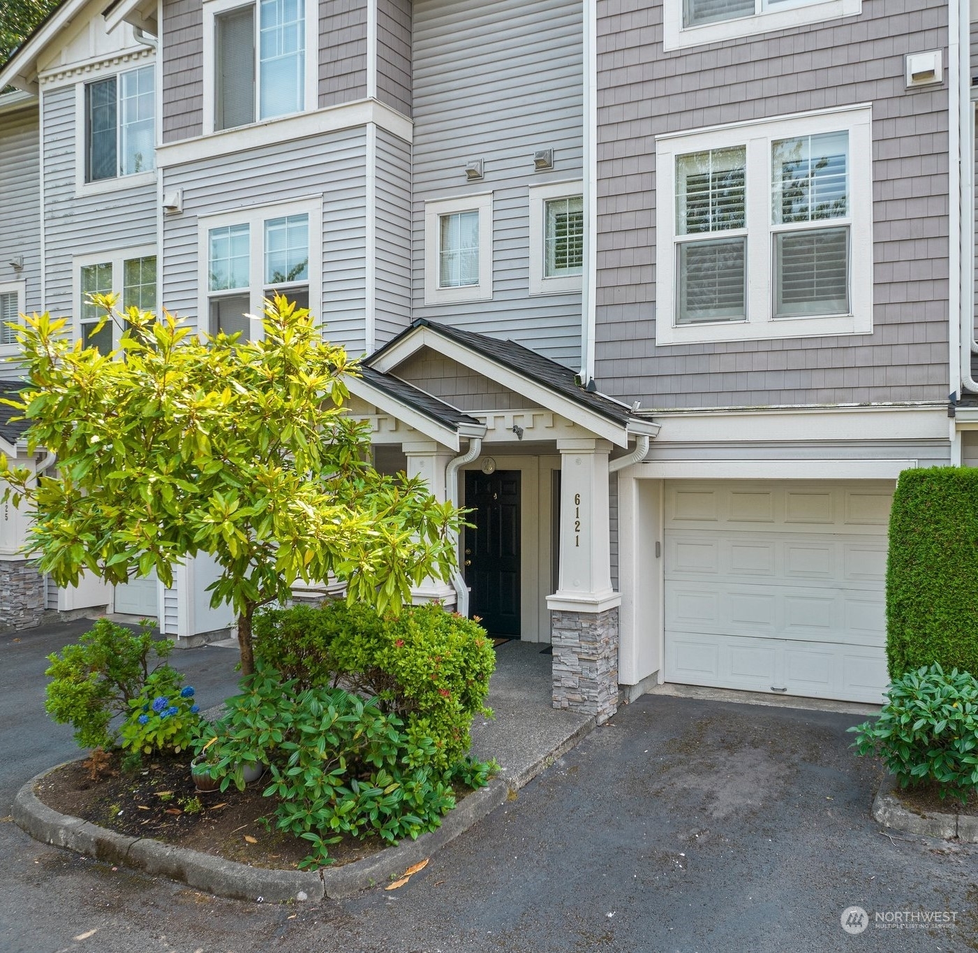 Property Photo:  6121 S 233rd Street  WA 98032 