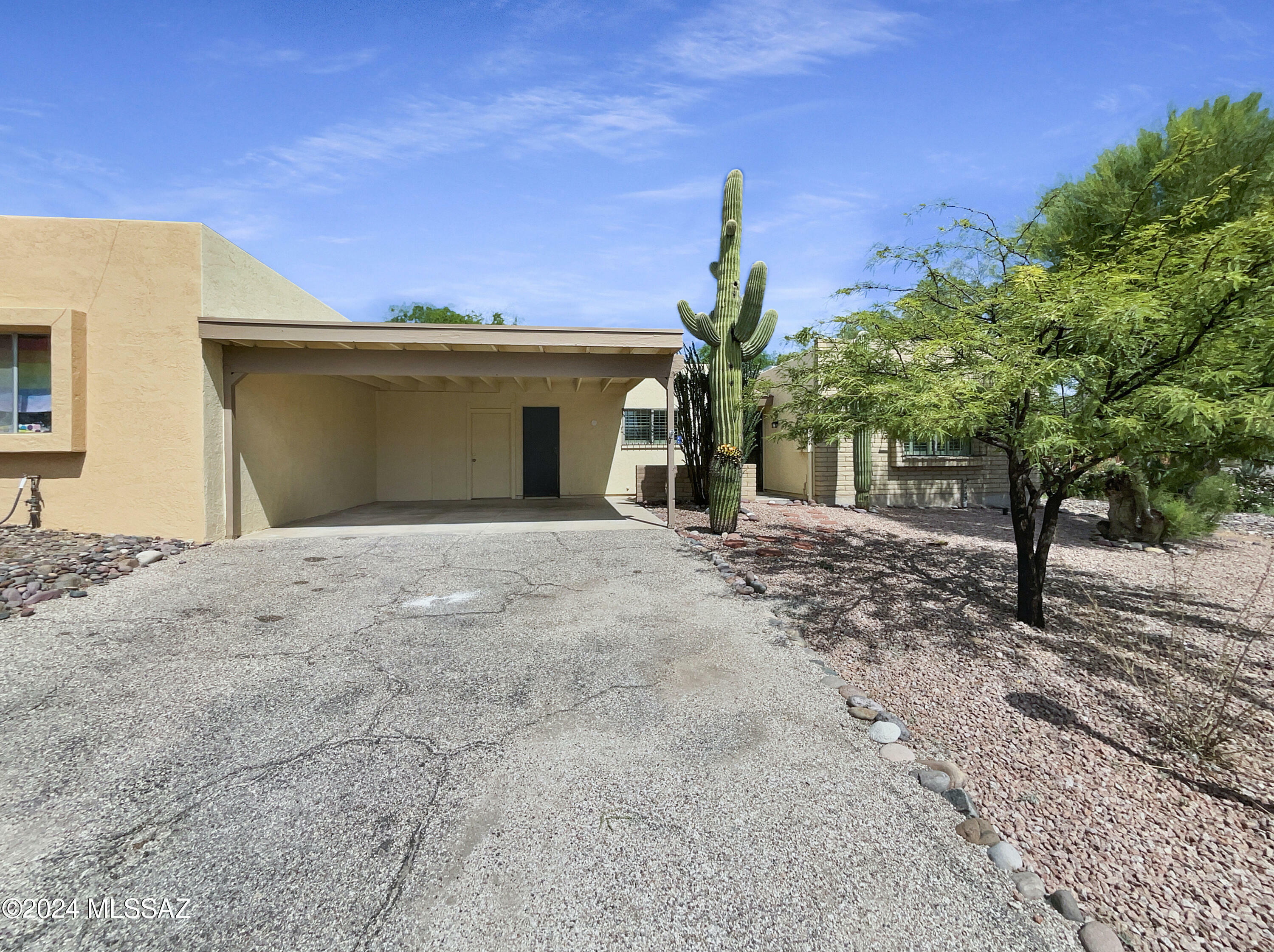 Property Photo:  1433 S Moonflower Lane  AZ 85748 