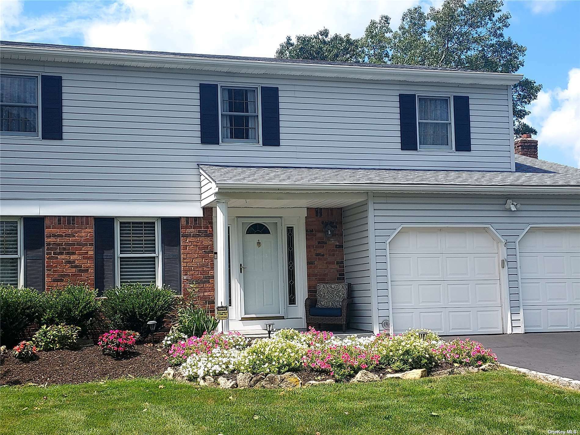 Property Photo:  62 Woodview Lane  NY 11720 