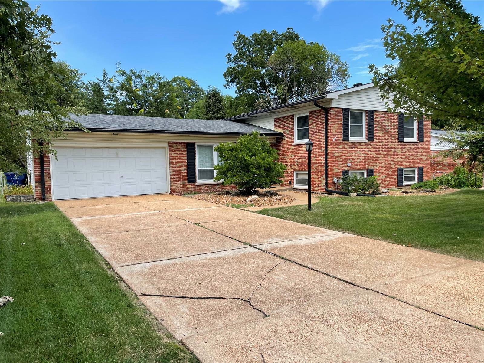 Property Photo:  609 Fox Creek Court  MO 63126 