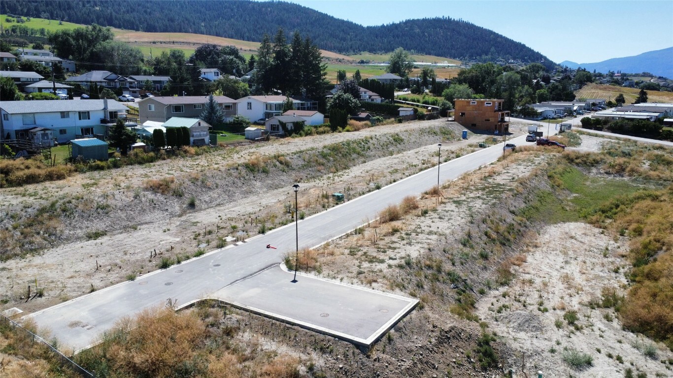 Photo de la propriété:  6758 Okanagan Avenue 8  BC V1H 1M2 