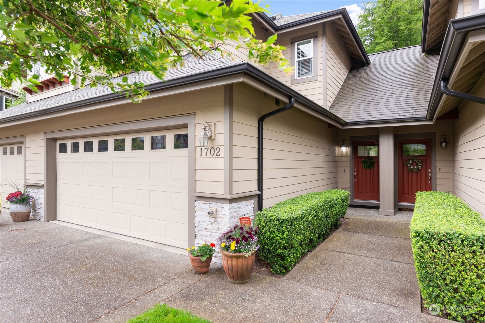 Property Photo:  13824 N Creek Drive 1702  WA 98012 