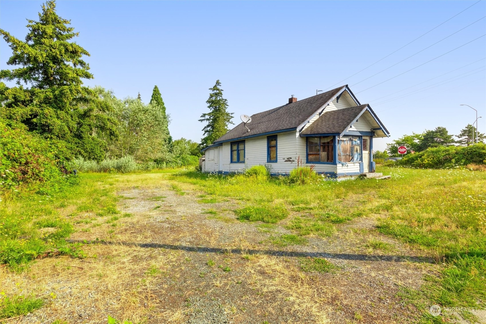 Property Photo:  719 E Sunset Dr  WA 98225 