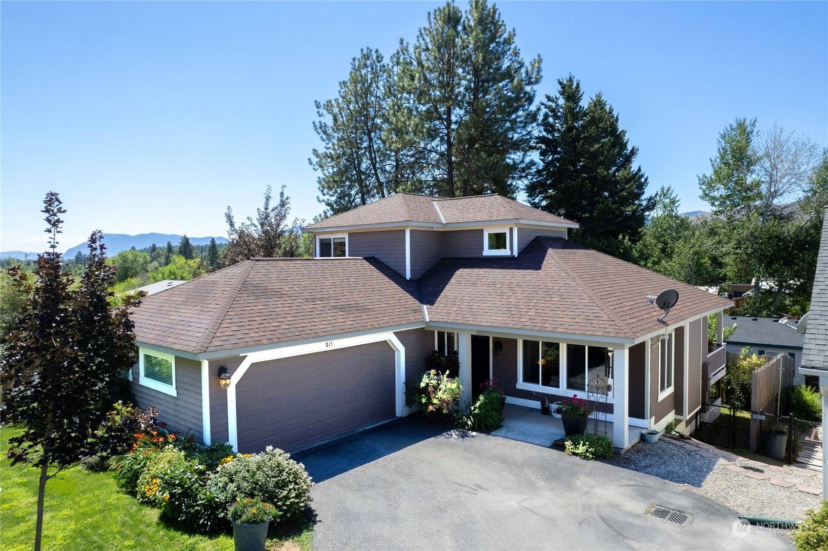 Property Photo:  815 Castle Avenue  WA 98862 