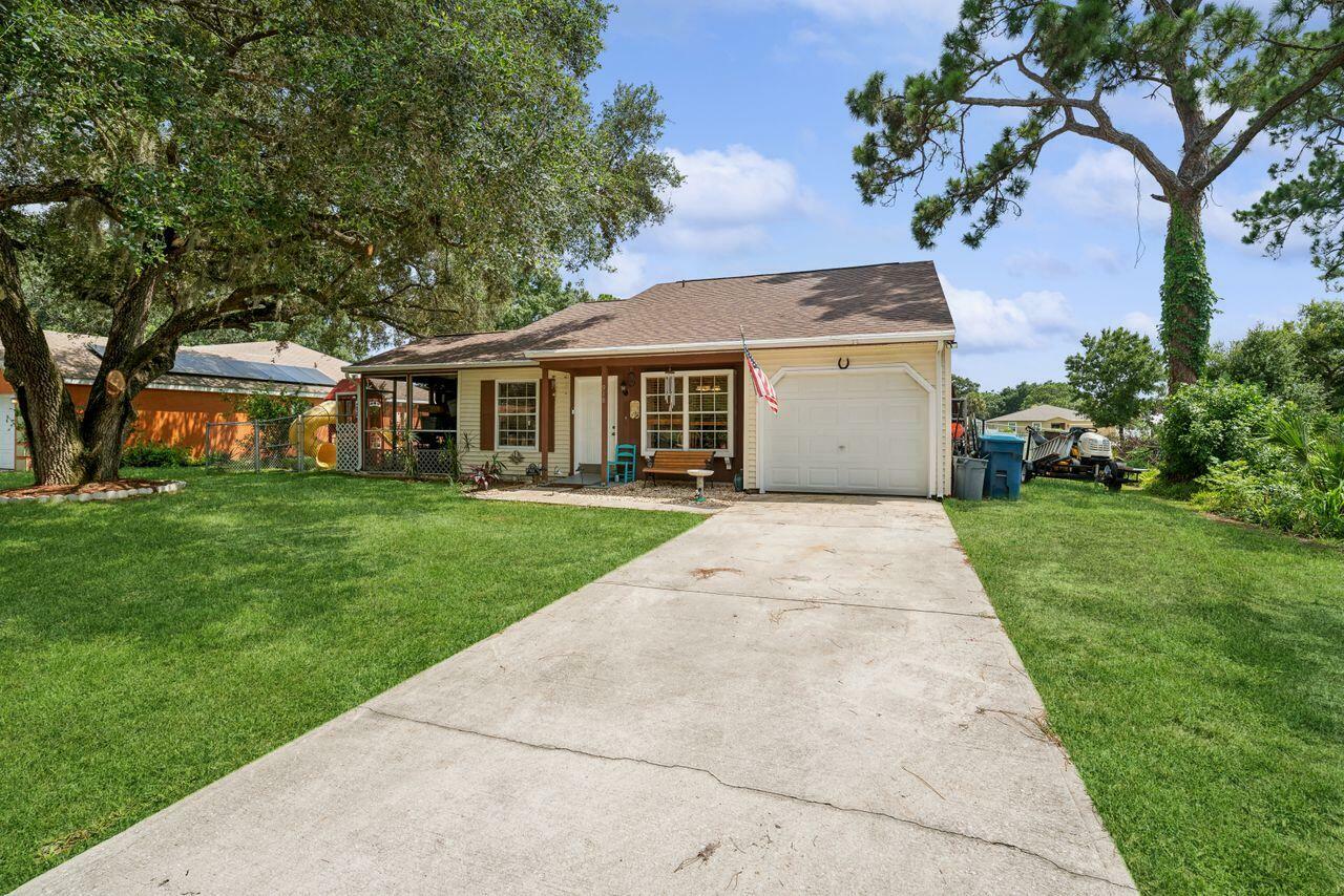 Property Photo:  918 Pyracantha Street NW  FL 32907 