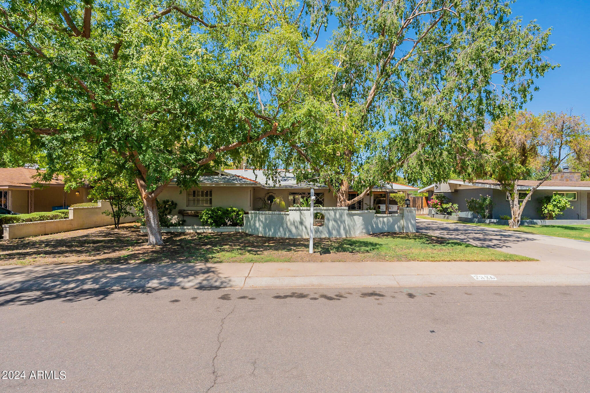 Property Photo:  7320 N 16th Avenue  AZ 85021 