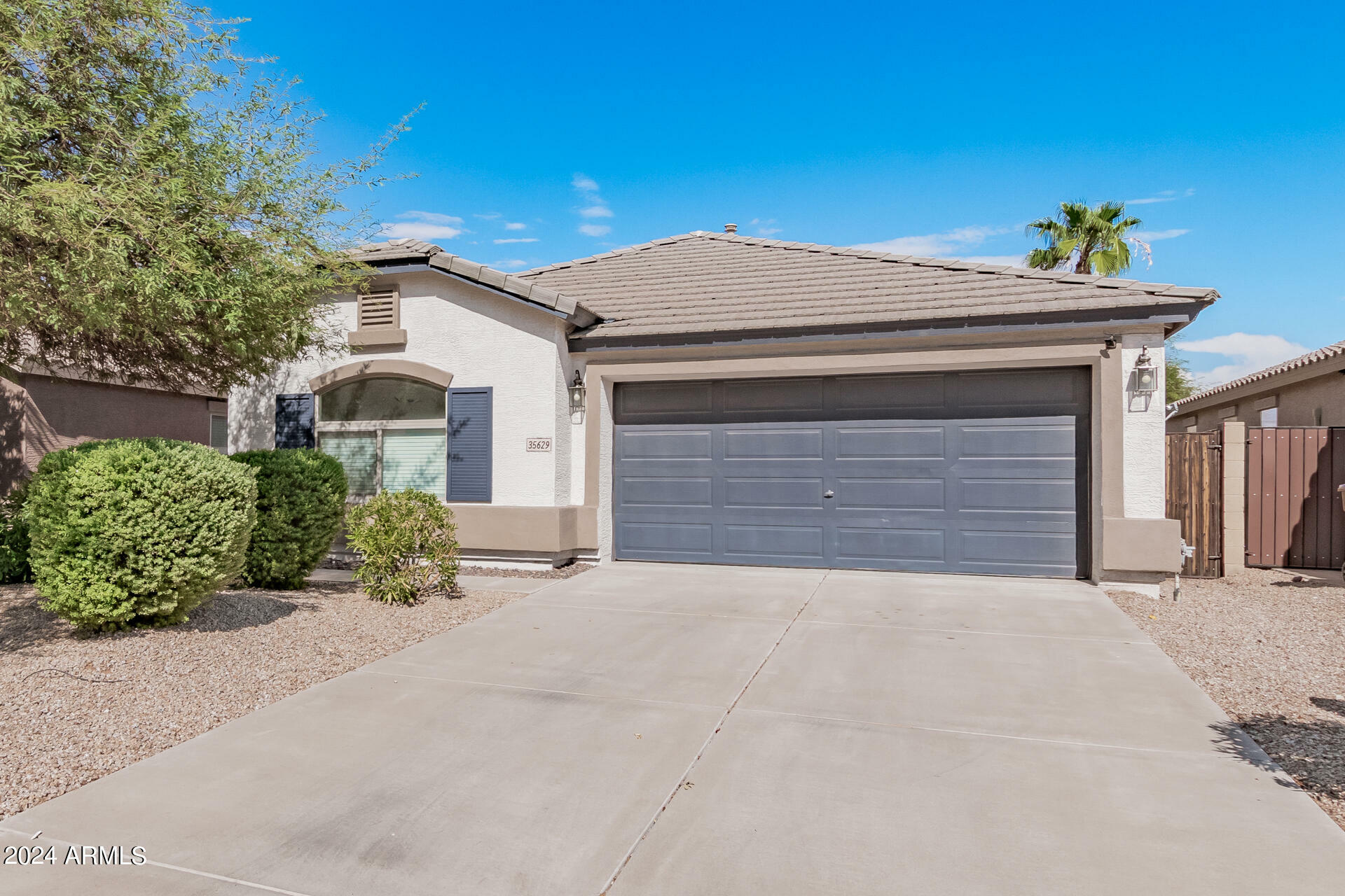 Property Photo:  35629 N Mirandesa Drive  AZ 85143 