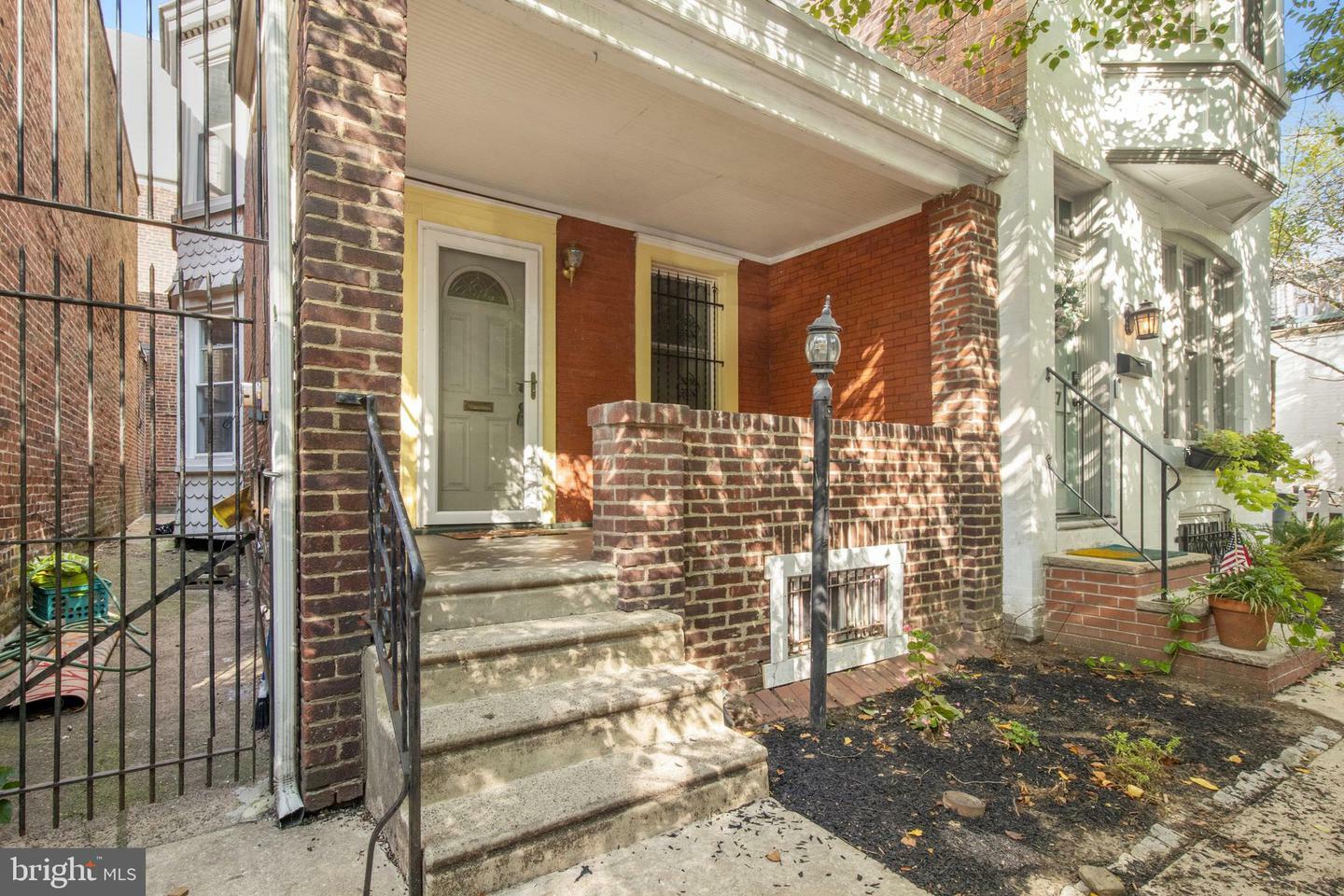 925 S 46th Street  Philadelphia PA 19143 photo