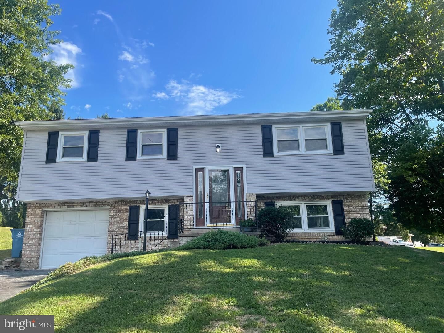 Property Photo: 227 Myrtle Drive PA 17112