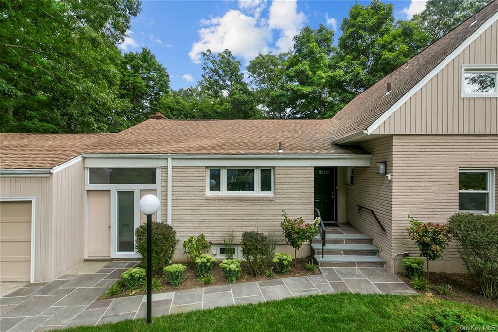 Property Photo:  183 Wood Hollow Lane  NY 10804 