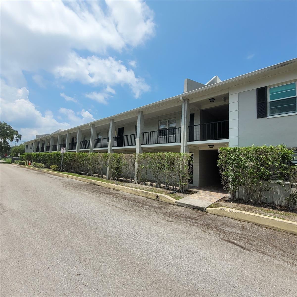 Property Photo:  5221 Bayshore Boulevard 44  FL 33611 