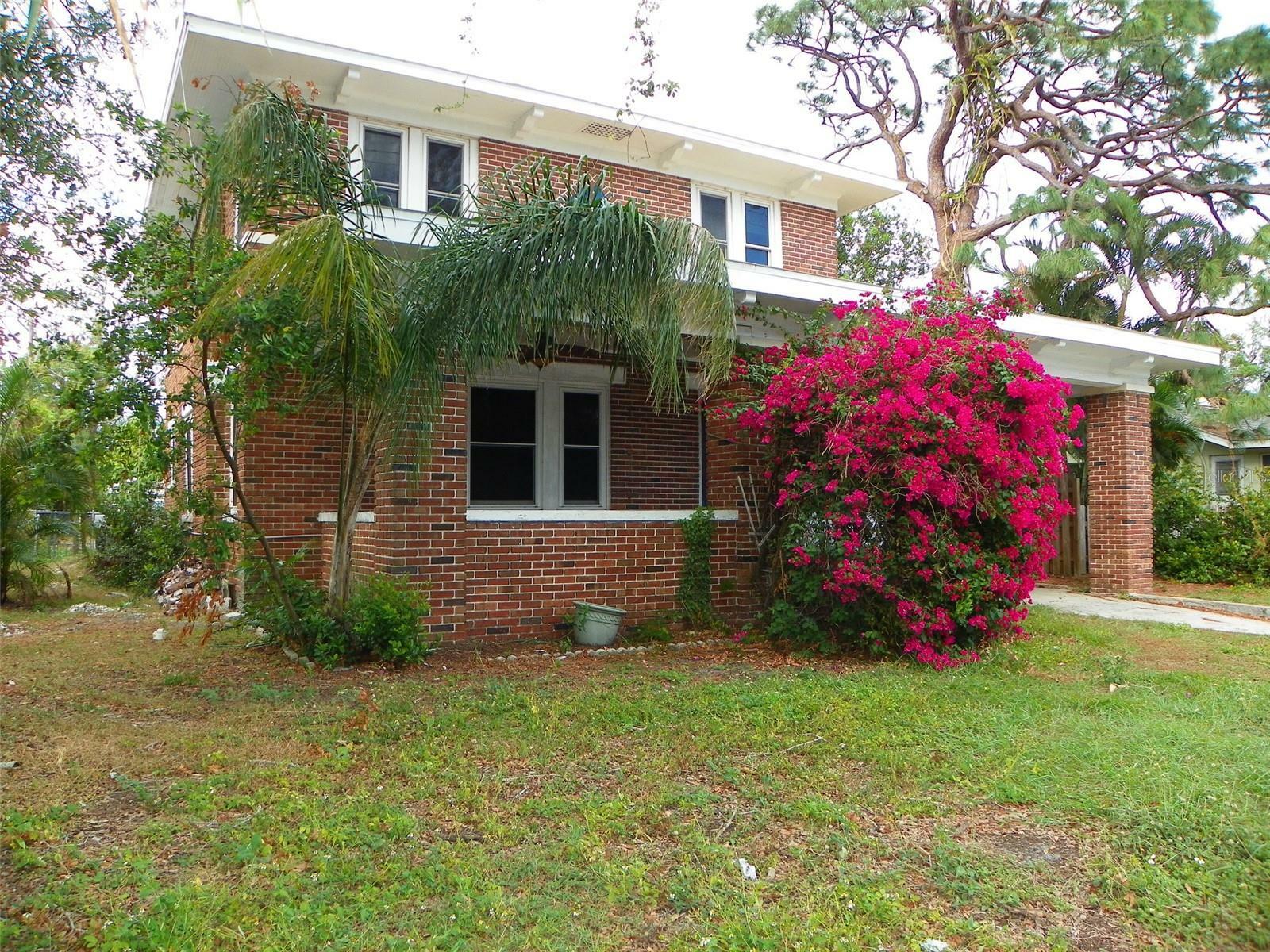 Property Photo:  2110 7th Avenue W  FL 34205 