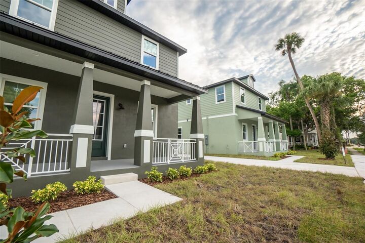 Property Photo:  176 W Warren Avenue  FL 32750 